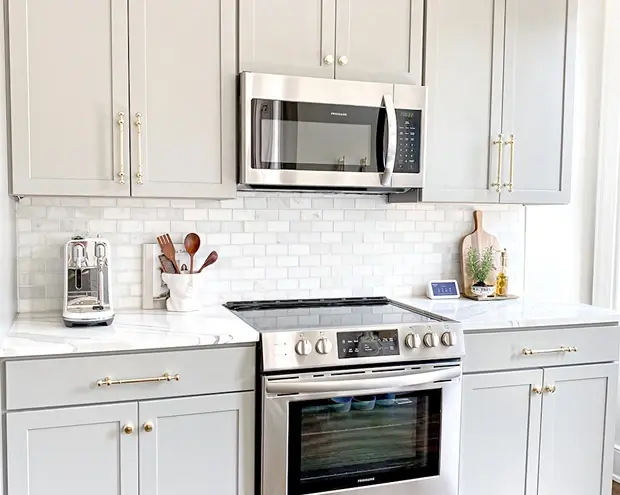 cocina con equipo moderno